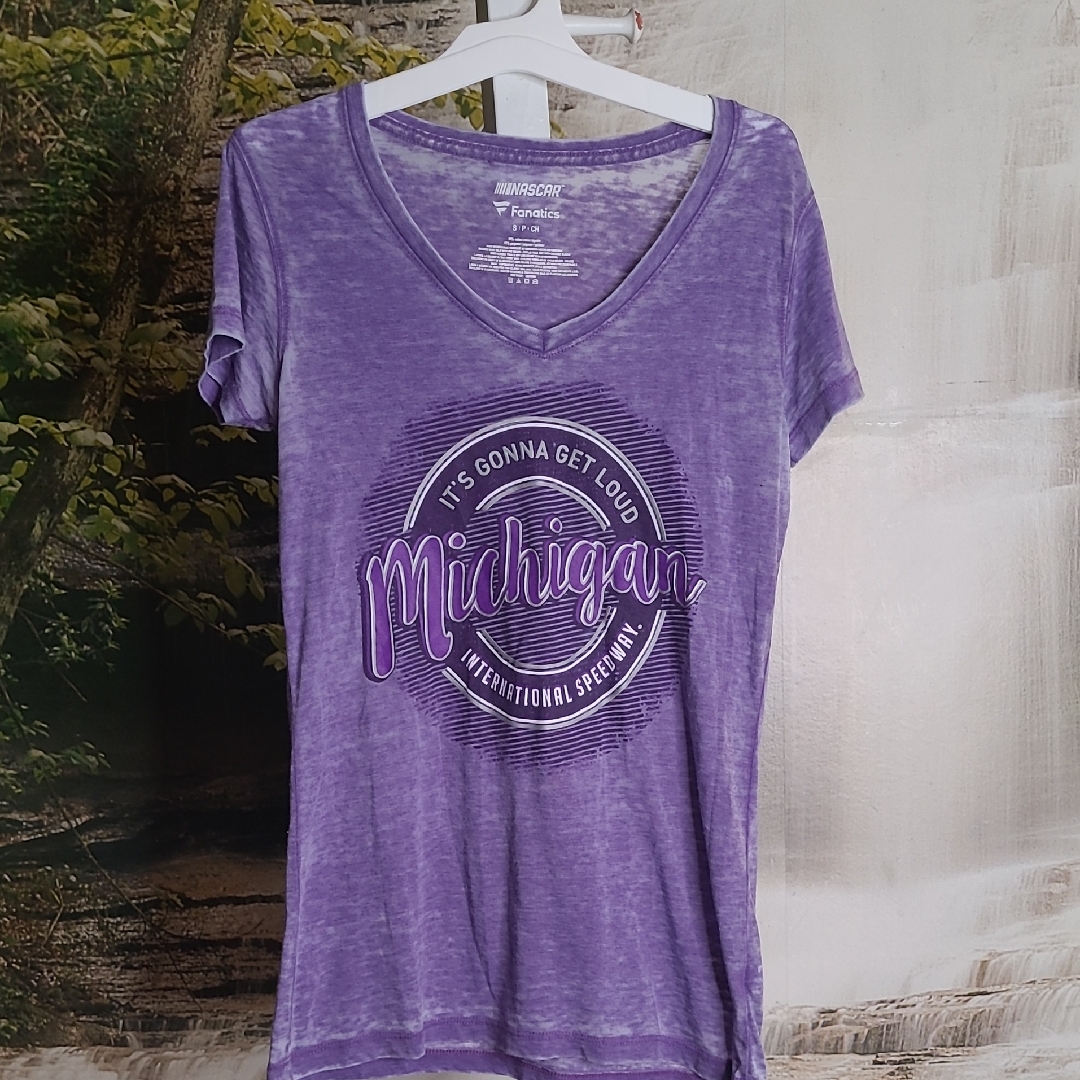 Nascar Fanatics Womens Small Purple Michigan International Speedway Tshirt